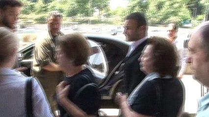 - Demirören'in kızı Meltem Demirören:'Nurlar içinde yatsın'- Erdoğan Demirören'in hayatını kaybetmesinin ardından yakınları hastaneye akın etti- Yıldırım Demirören'in eşi Revna Demirören  ve çocukları hastanede gözyaşı döktü