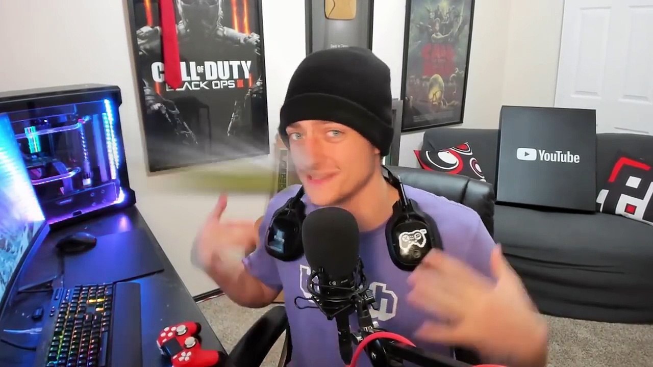 VOICE CHANGER vs WHEEZING OLD MAN on WW2! *Funny Reactions*