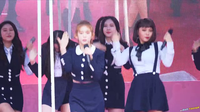 180512 낸시 Nancy 모모랜드 MOMOLAND '뿜뿜 BBoom BBoom' @청소년 자원봉사 페스티벌 4K 60P 직캠 by DaftTaengk - YouTube_2