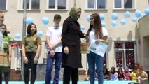 Bakan Kaya, mezun olduğu okulda karne dağıttı - İSTANBUL
