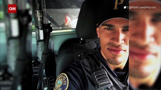 Cop's selfie with chicken goes viral