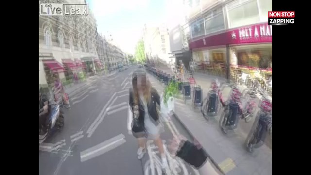 Londres : La solution radicale d'un cycliste excédé par les piétons (Vidéo)