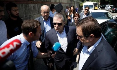 Demirören ailesi Kanlica'da taziyeleri kabul ediyor