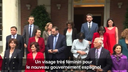 Espagne : photo de famille des ministres du gouvernement Sanchez