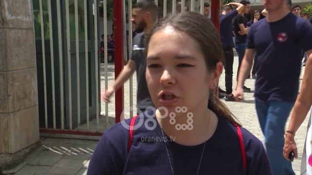 Shtatë mijë maturantë testojnë njohuritë në testin e gjuhës dhe letërsisë