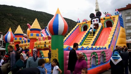 Gümüşhane Belediyesi 5.sınıf öğrencilerin tamamına 522 bisiklet dağıttı