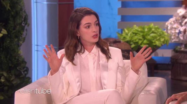 Tu as un cul d'enfer ! Anne Hathaway raconte comment les actrices d'Ocean's 8 l'ont rassurée après sa grossesse