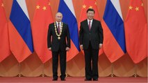 الرئيس الصيني يمنح بوتين قلادة الصداقة ويصفه ب 