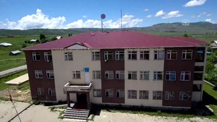 Muş'ta Okula Yuva Kuran Kırlangıçlar İlgi Odağı