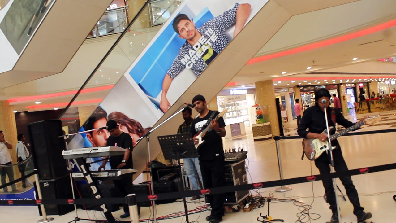 Index Band playing music in Express Avenue Mall,Chennai.. PART-5