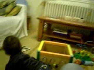 Celian range le salon [12 mois]