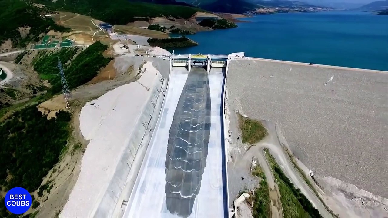Emergency_water_discharges_¦¦_Dam_water_release_¦¦_Pressure_¦¦_Dam_waterfall_¦¦_