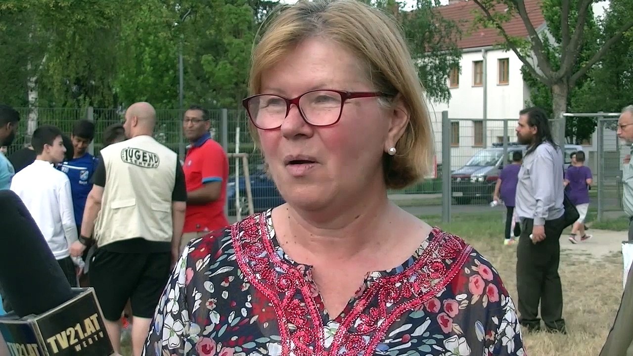 FUSSBALL FIEBER IM GEMEINDEBAU - Jugendturnier des Mieterbeirat Siemensstraße