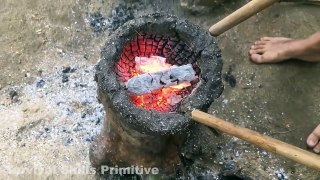 Primitive technology with survival skills Wilderness searching for groundwater (water well) part 3
