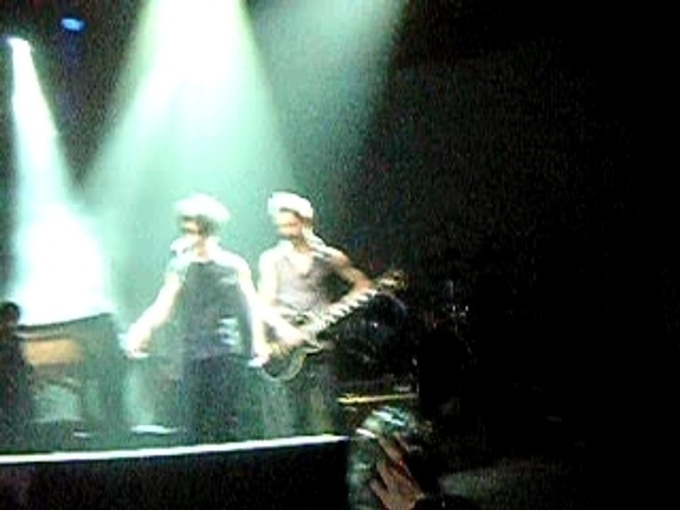 Indochine Vibrator (+ fessée) 7/12/07 Brest