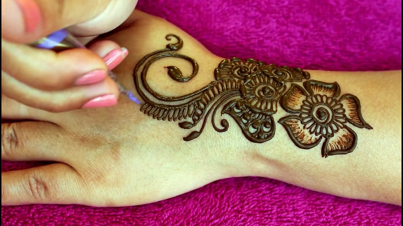 Back Hand Latest Mehndi Design -