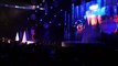 Shay Mitchell no palco do iHeartRadio Jingle Ball 2017 [PT-BR]