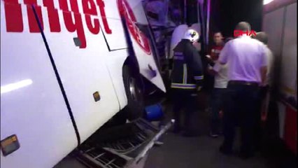 Bursa - Arıza Nedeniyle Emniyet Şeridindeki Otobüse Tır Çarptı: 2 Ölü, 10 Yaralı