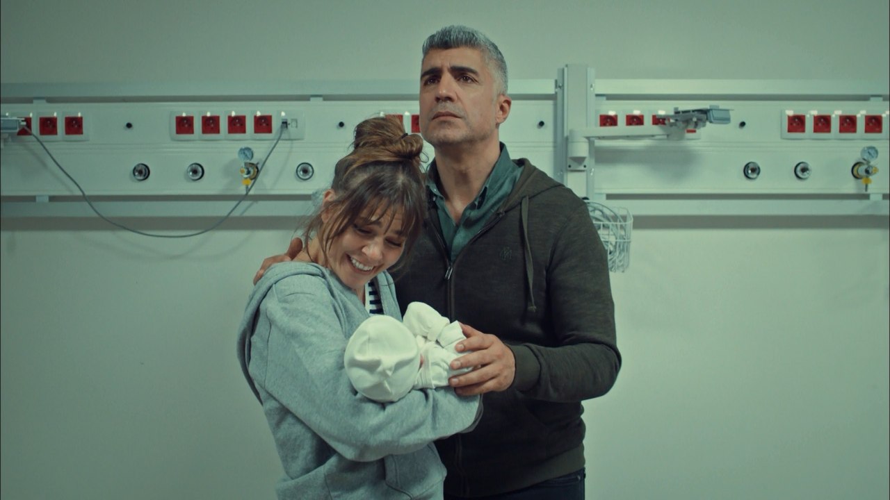 İstanbullu Gelin 53. Bölüm Ogün & Ozan Barış Şanlısoy - Yağmur Çocuk