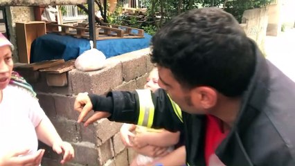 Cezaevi firarisi bebeğinin içinde olduğu evi ateşe verdi - ADANA