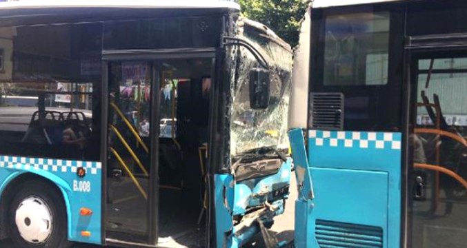 Şişli'de Yürekleri Ağza Getiren Kaza! Üç Halk Otobüsü Çapıştı