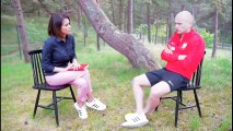 Röportaj Sırasında Muhteşem Refleksi ile Kadın Gazeteciyi Kurtaran Polonyalı Futbolcu
