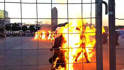 - Dünya Rekoru İçin 32 Kişi Kendisini Yaktı