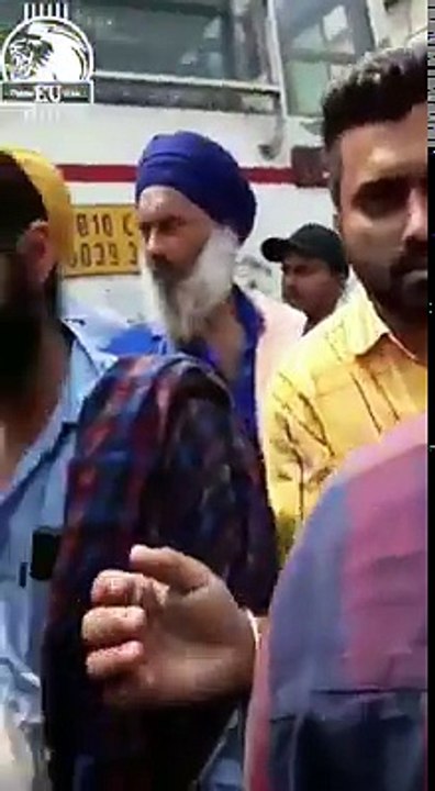 Private Bus Workers Disrespected Sikh Man