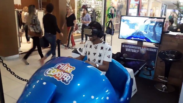 Montagnes russes en réalité virtuelle