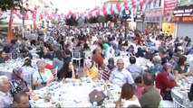 Edirne'de Kadir Gecesi'nde 10 Bin Kişilik Dev İftar Sofrası