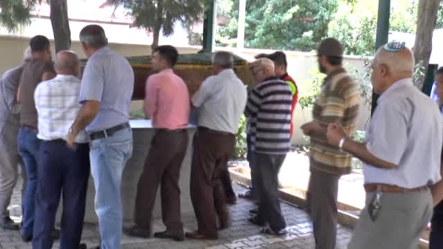 Denizde Boğulan 11 Yaşındaki Çocuğun Cenazesi, Doğum Gününe 3 Gün Kala Toprağa Verildi