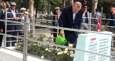Erdoğan, Darbe Girişiminin Seyrini Değiştiren Ömer Halisdemir'in Mezarını Ziyaret Etti