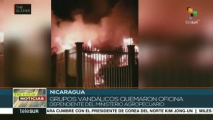 Queman grupos de derecha edificios públicos en Nicaragua