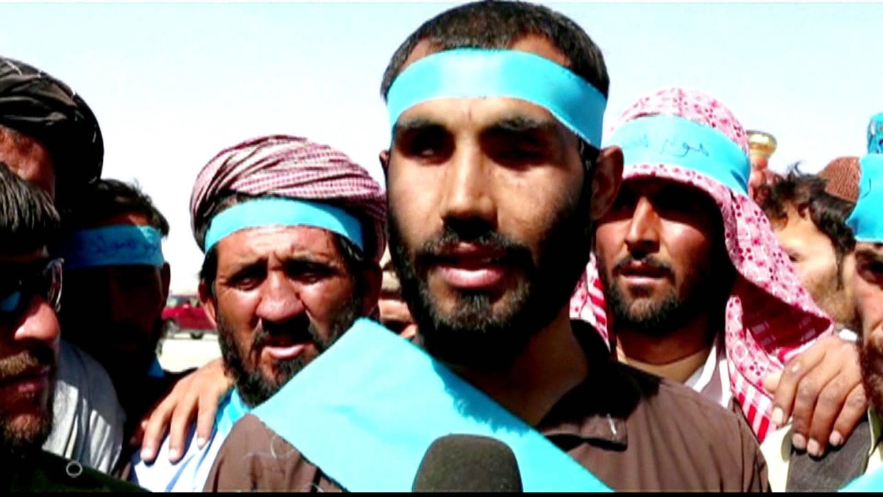 Afghans march hundreds of kilometres for peace