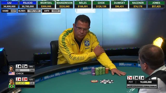 Poker - Un joueur célèbre sa victoire un peu trop vite