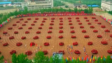 26,000 Chinese martial art students perform in unison