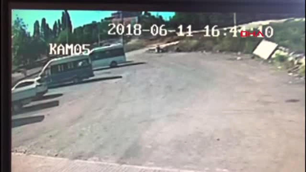 Zonguldak Kamyonet Motosiklete Çarptı: 2 Genç Öldü