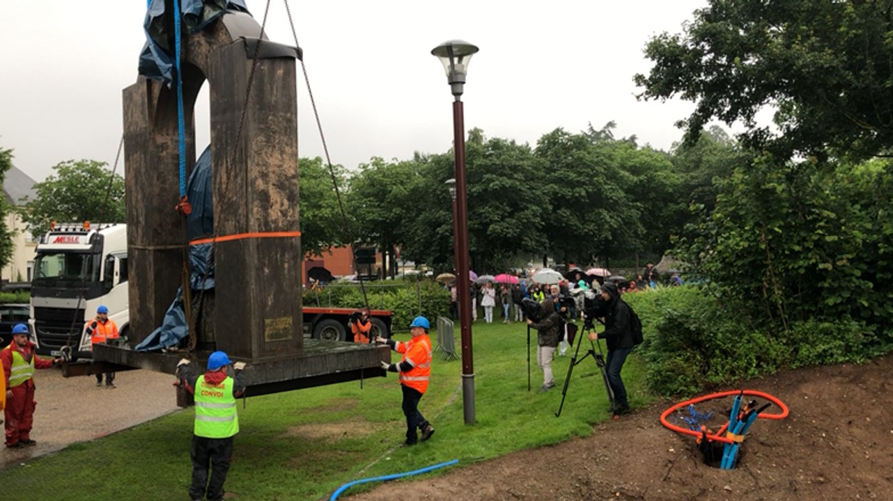 Le titanesque chantier pour déplacer la statue du pape