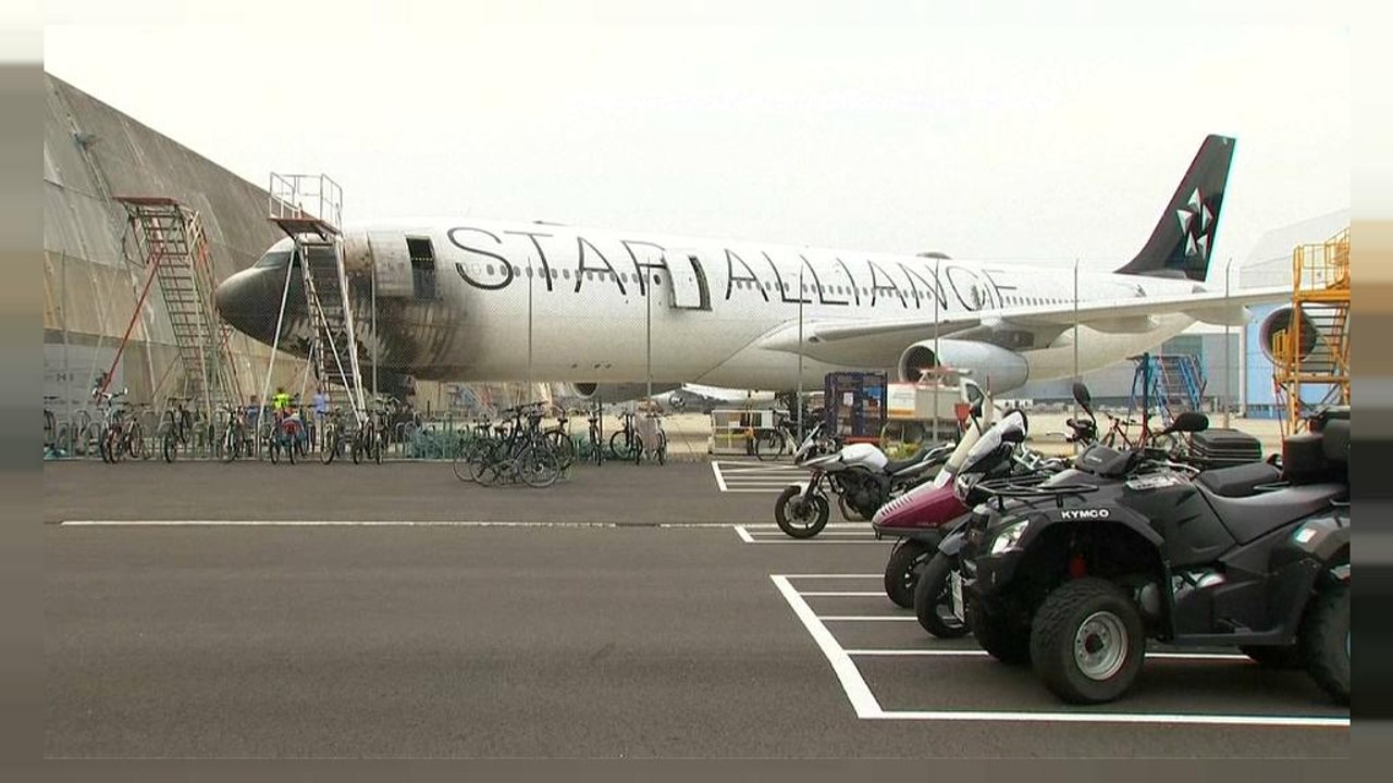 Lufthansa plane damaged in fire