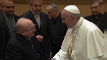 El papa Francisco acepta la renuncia de tres obispos chilenos
