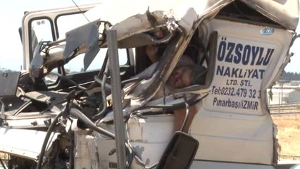 Kazada Tırda Sıkışan Sürücü İçin Seferber Oldular