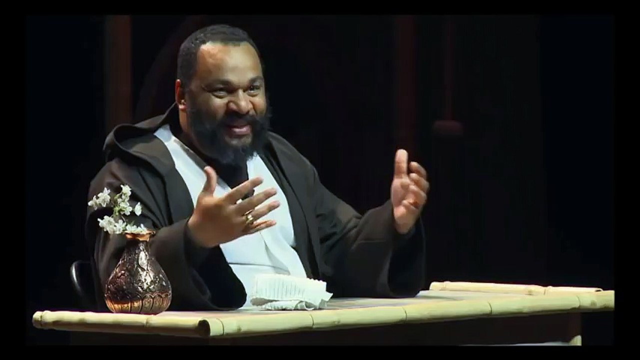 Dieudonné sur les prières religieuses - L'homme sérieux et les paraplégiques- Hilarant