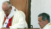 Papa acepta renuncia de obispos chilenos