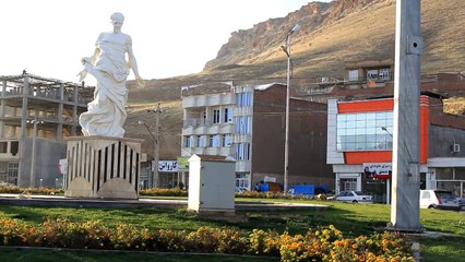 مهاباد شاری هەڵاتن و ئاوابوونی ئاواتە لەمێژینەکەی گەلی کورد- کۆماری کوردستان