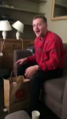 Vomir dans un sac McDo ? Ca fuit !! Mauvaise idée !