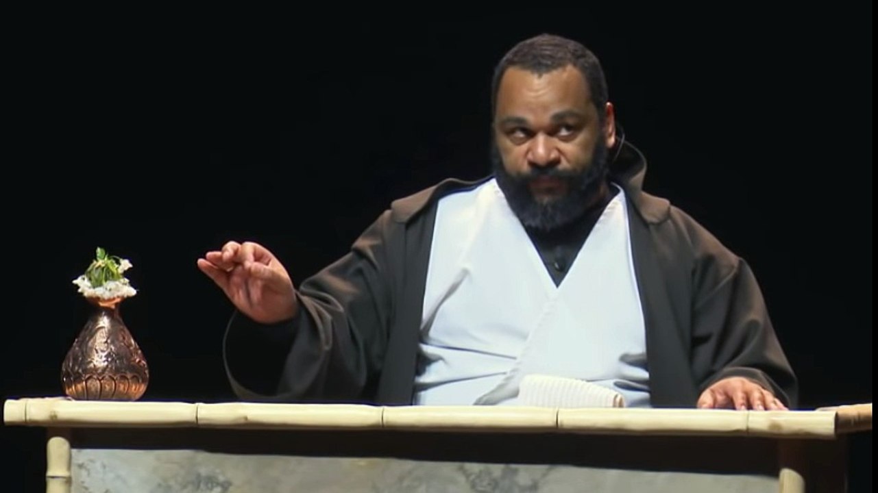 Dieudonné - Education nationale et Najat - L'homme sur la lune - à vous coupez le souffle