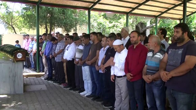 Denizde boğulan iki çocuk toprağa verildi - KOCAELİ