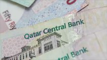 وثائقي للجزيرة يكشف مؤامرة دول الحصار على العملة القطرية