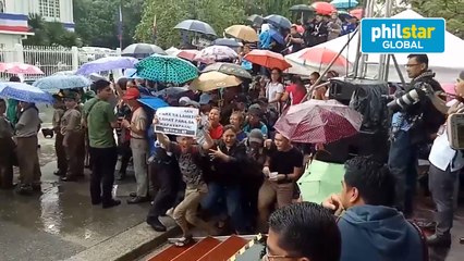 Rallyists disrupt Duterte's Independence Day speech
