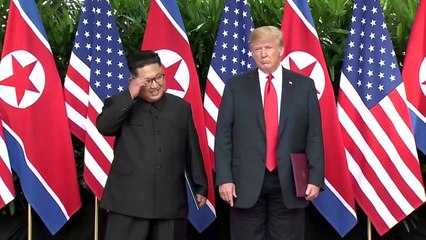 [현장영상] 트럼프 칭찬에 수줍은 듯 웃는 김정은 / YTN